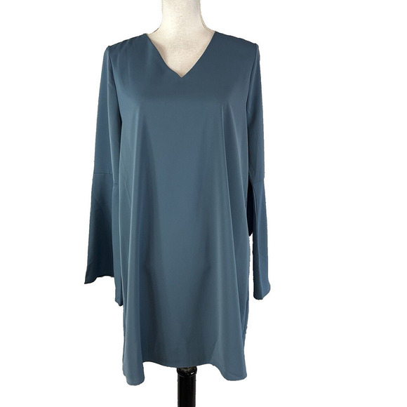 Sugar Lips Dress size Medium Shimmery Gray Knee Straight Boho Wedding Church - Picture 1 of 12